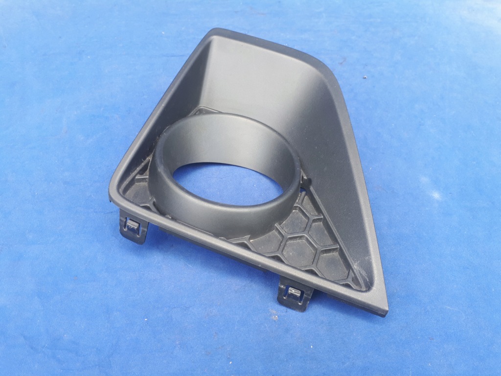 фото №2, Mitsubishi space star 2020- 20- решётка правая рамка