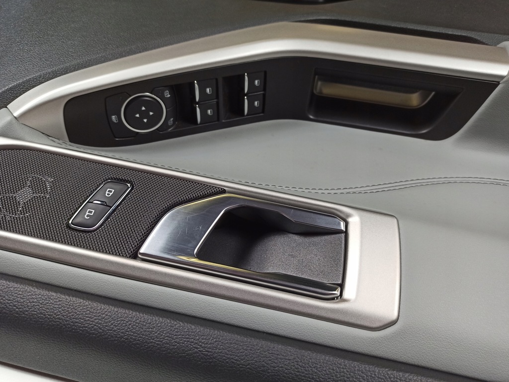 фото №7, Обшивка обивка дверь l перед ford explorer 2020