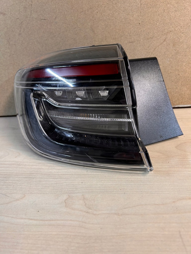 Clio v lift лампа лівий задній в Україні