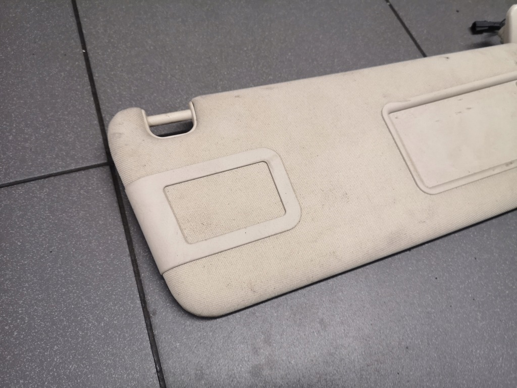 фото №4, Козирок захист світла кремовий audi a8 d3 права