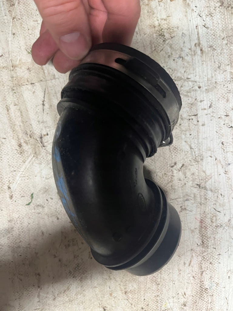 фото №3, Jaguar f-pace 2.0 i бензин труба воздуха