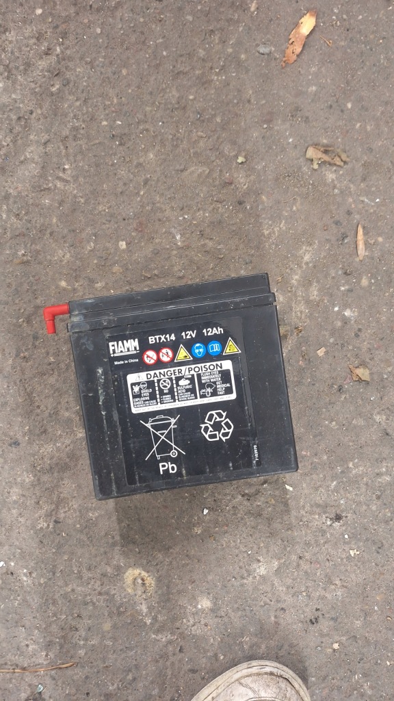 фото №1, Mercedes w176 аккумулятор малый 0009829608