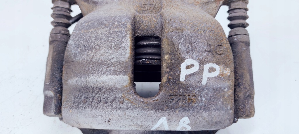 фото №5, Суппорт тормозной скоба правый перед audi a3 8v