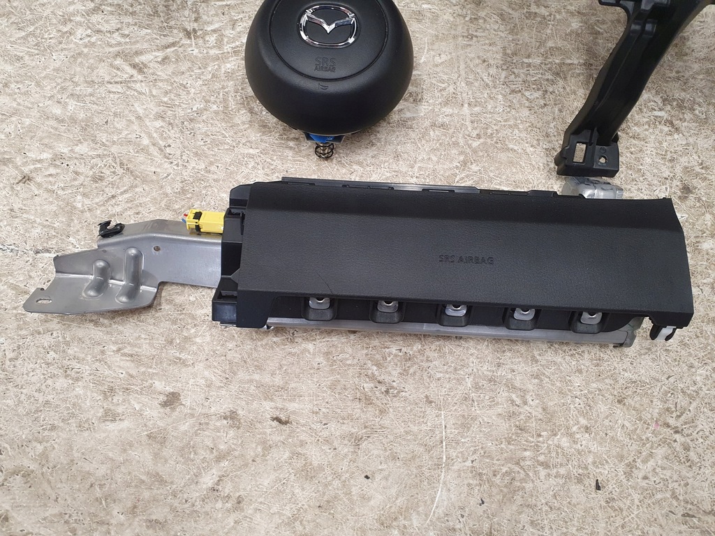 фото №5, Mazda mx30 mx-30 2021r панель приладів консоль подушка безпеки head up панель приладів демонтаж