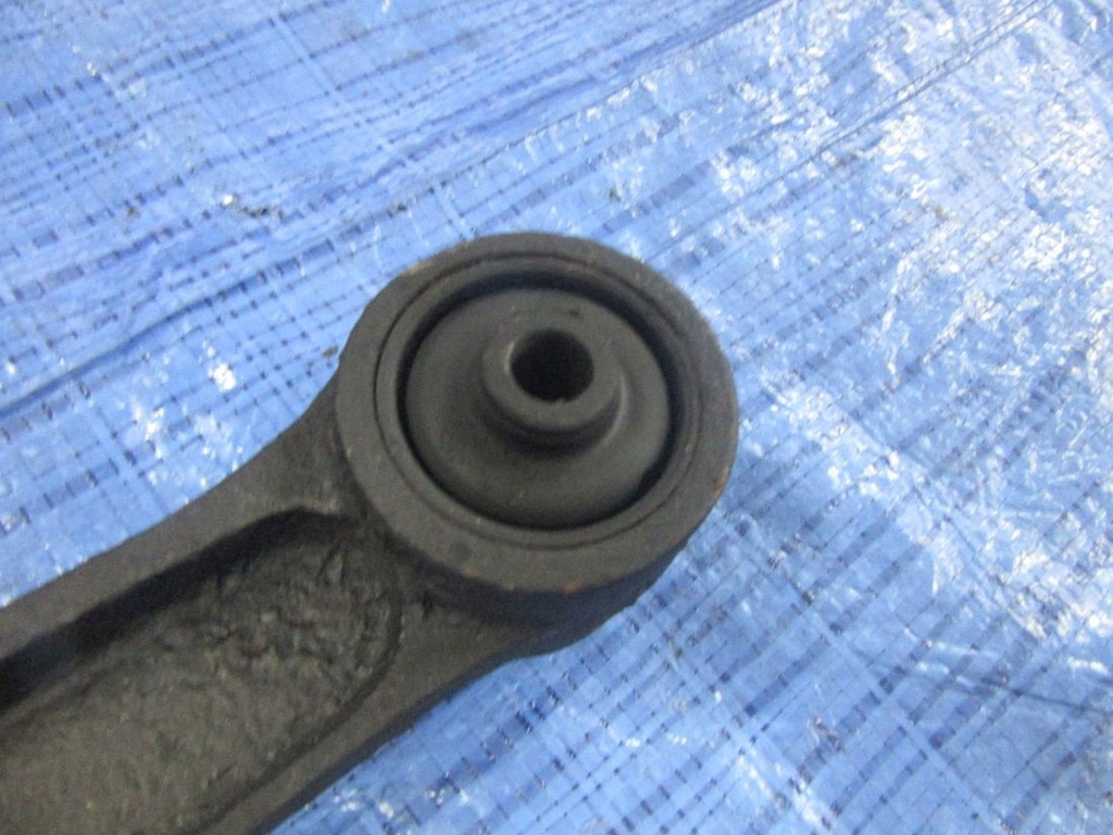 фото №12, Suzuki jimny 2003 рычаг задняя