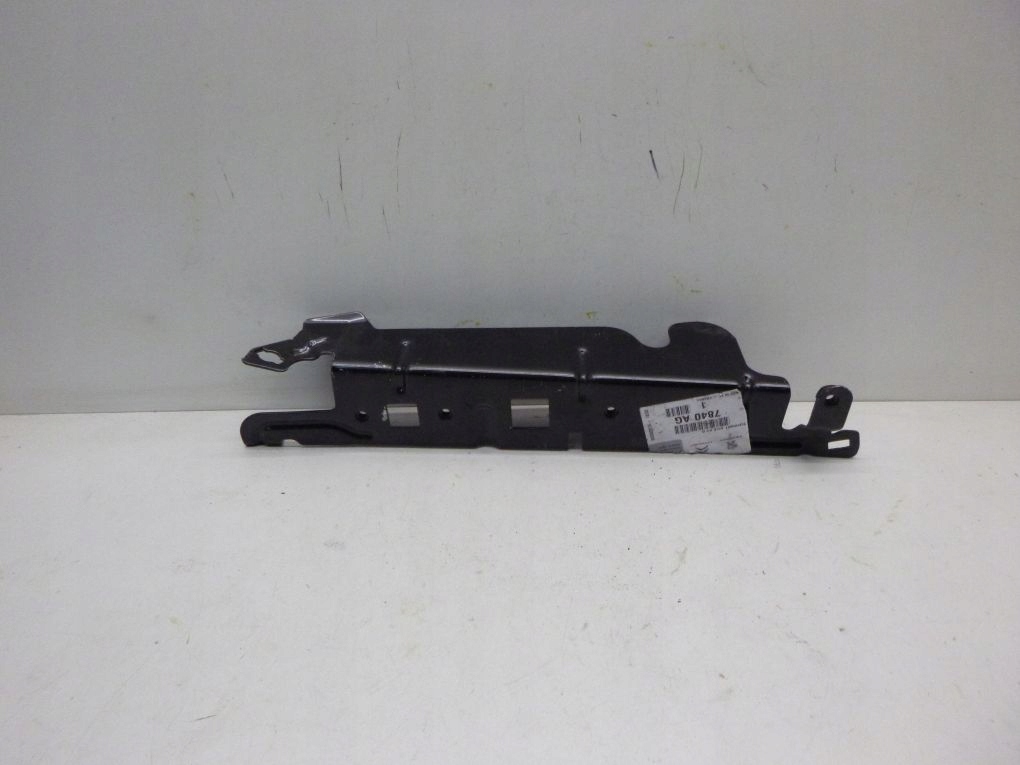 фото №1, Citroen c3 ii ds3 10- кронштейн кронштейн крыла lew