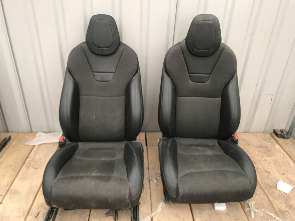 Купити Tesla model x сидіння пасажира правий