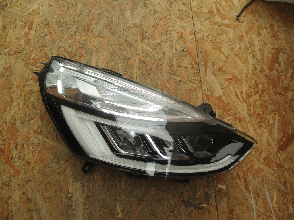 фото №1, Renault clio 4 iv лампа правая led lift 260101766r