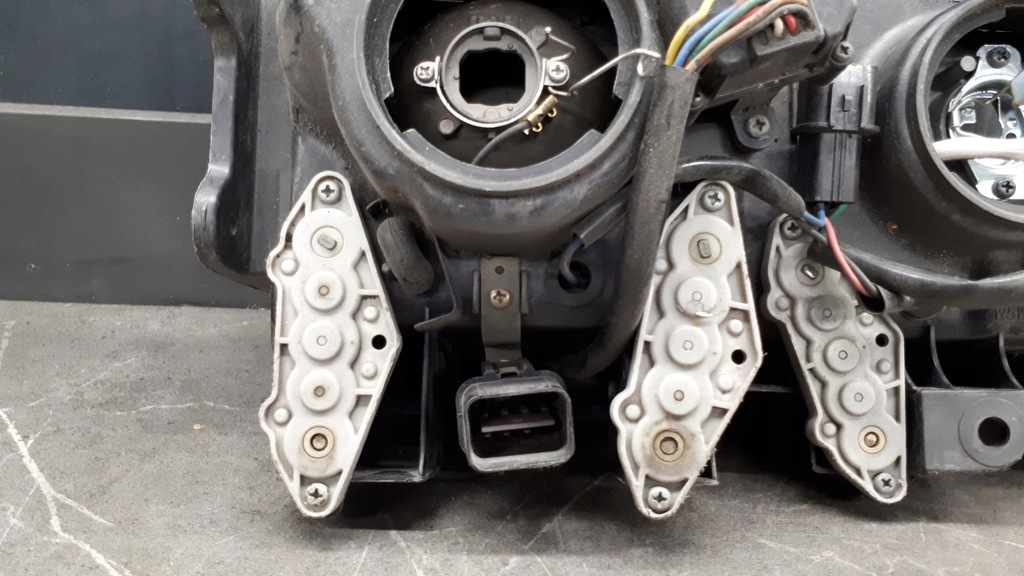 фото №12, 100-37619 фара левый mitsubishi delica l300 koito