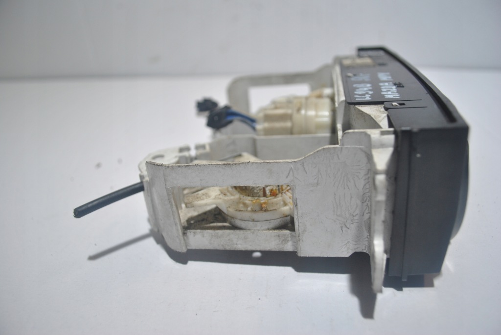 фото №4, Панель керування вентиляція mazda mpv lc94b