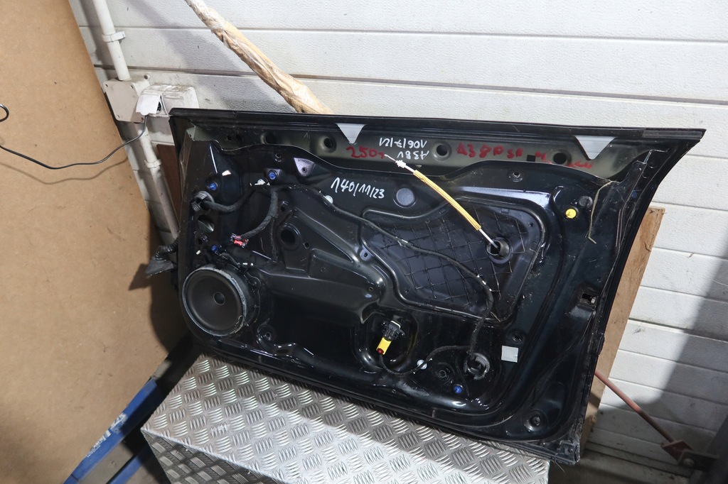 фото №10, Дверь правый перед audi a3 8p sportback