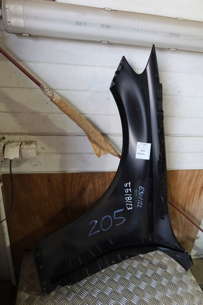 фото №10, Крыло правый перед mercedes w205 заменитель