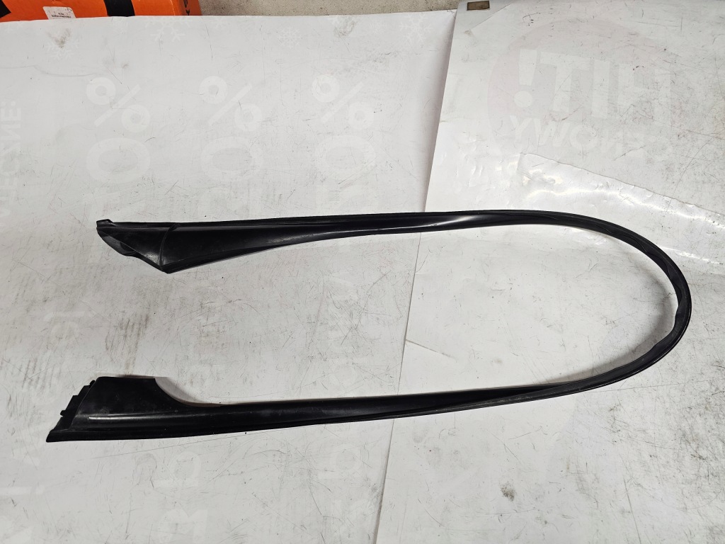 Bmw seria 5 f11 прокладка двері правий перед 7182286 в Україні