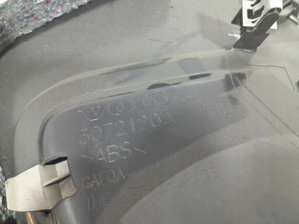 фото №6, Volvo xc60 i lift обивка обшивка багажника правый 30721167