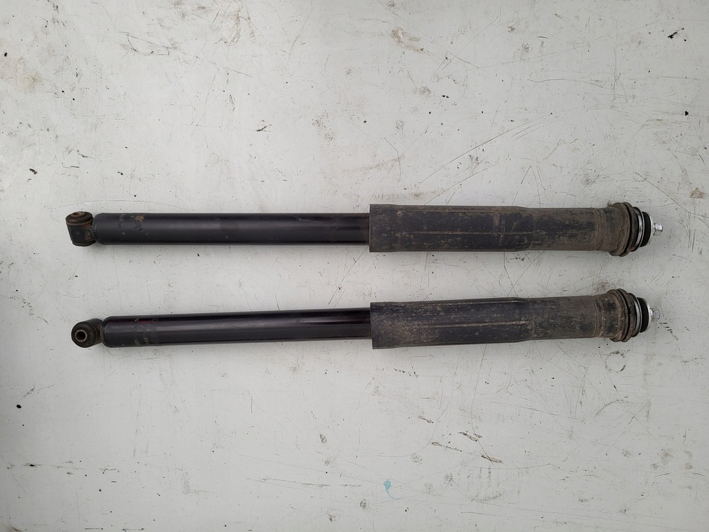 фото №1, Toyota yaris ii амортизаторы задняя задние комплект