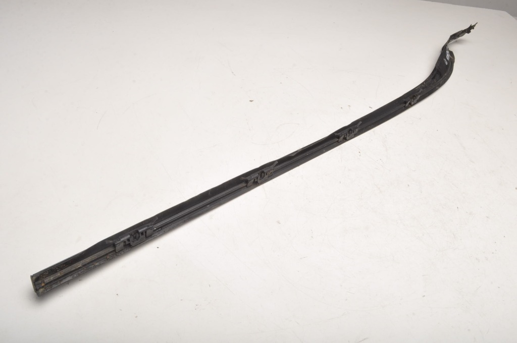 фото №6, Volvo s60 ii v60 молдинг стекло передней лобовое 30753985 левая