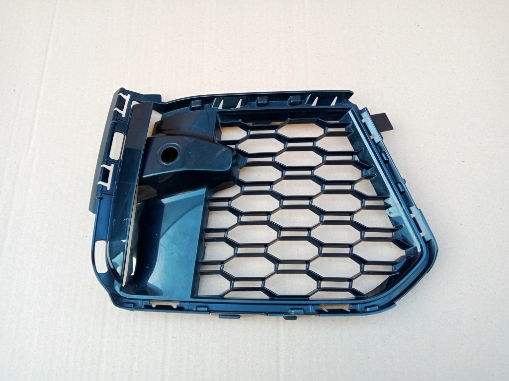 фото №1, Bmw x6 g06 m-pakiet правая решётка бампера перед