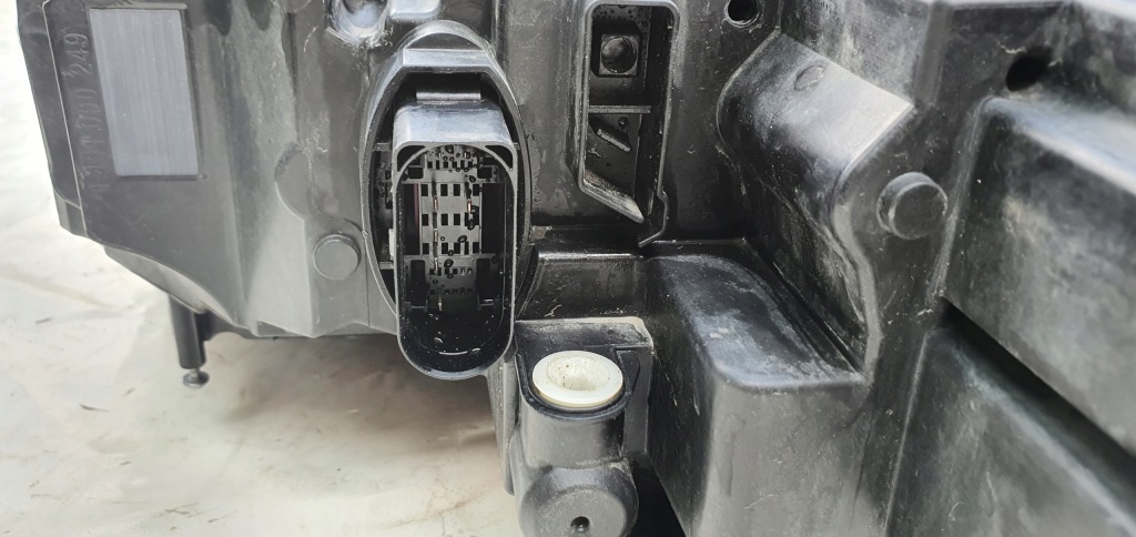 фото №8, Лампа передняя правая перед skoda octavia iii lift