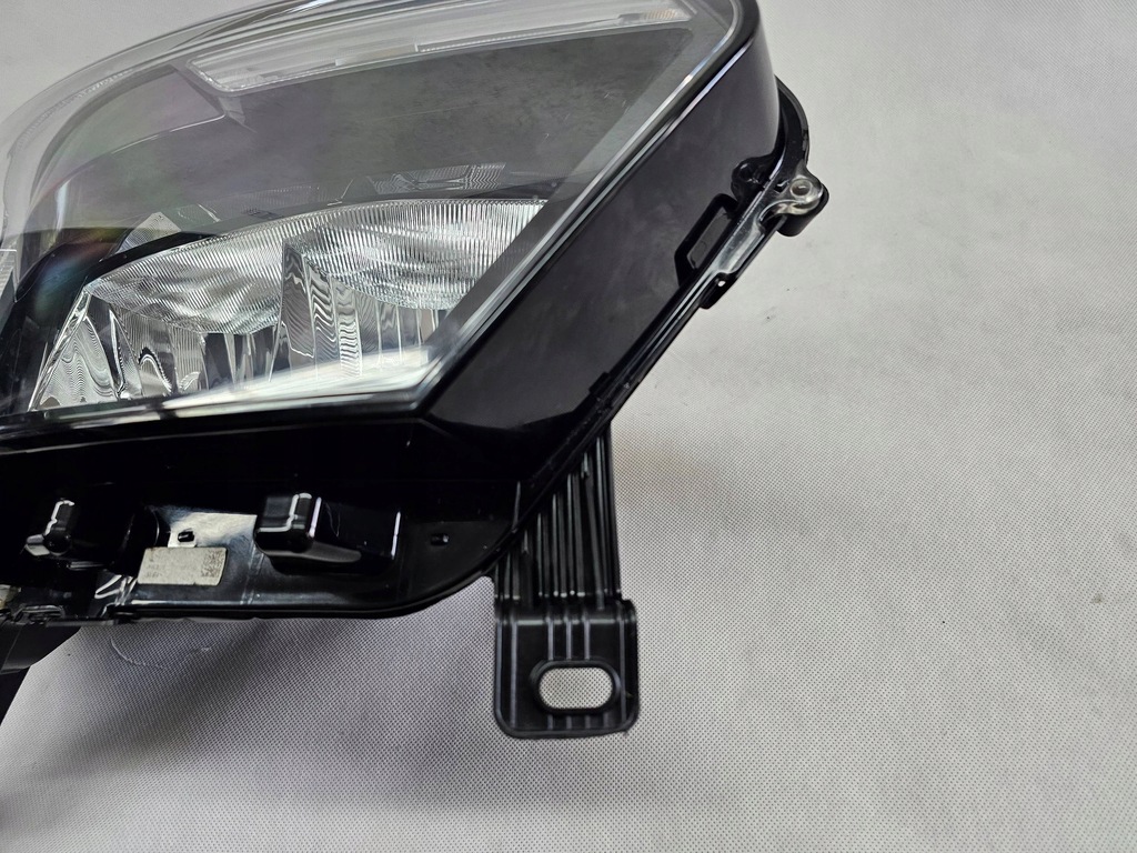 фото №10, Renault master iv 4 2019 лампа перед передняя правая europa 260105567r