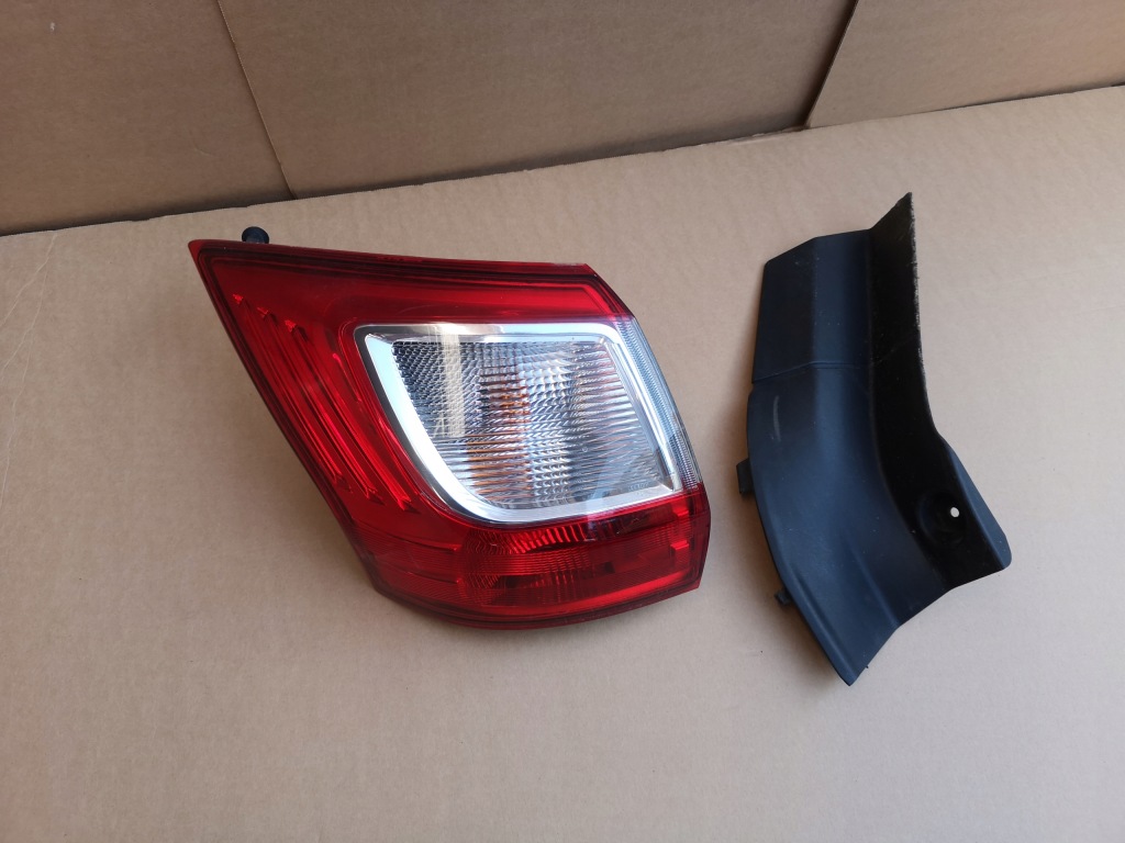 фото №1, Ford grand c-max lift 10-18 лампа задняя левая комплектная состояние bdb