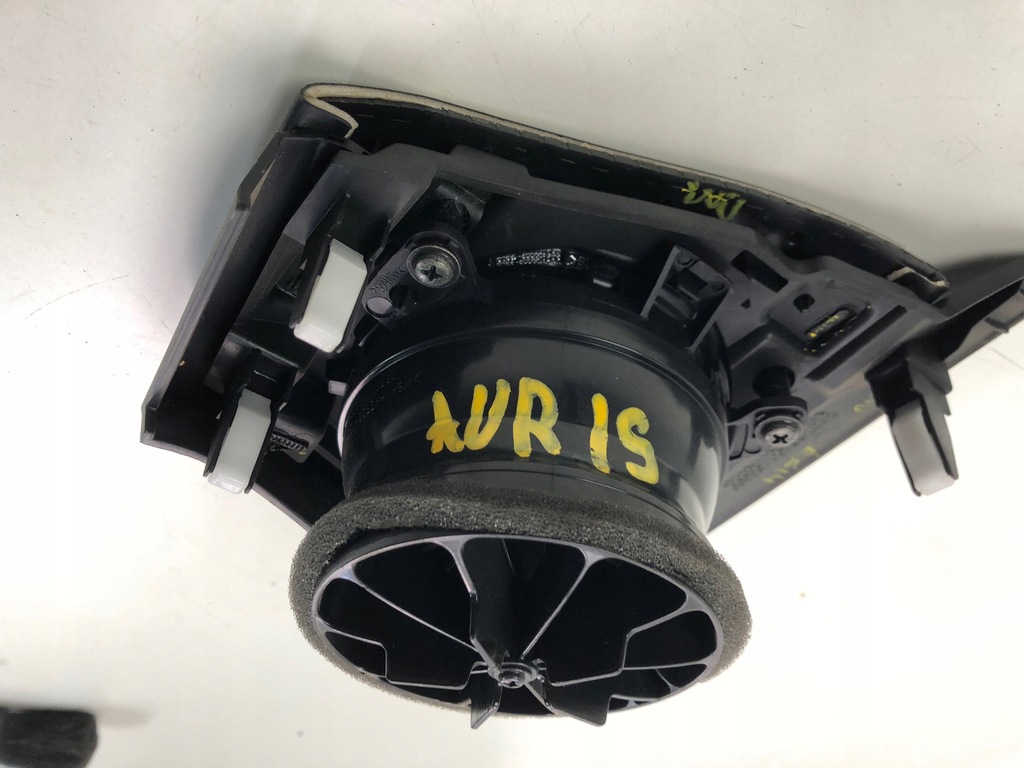 фото №7, Toyota auris ii решётка обдув 55404-0220