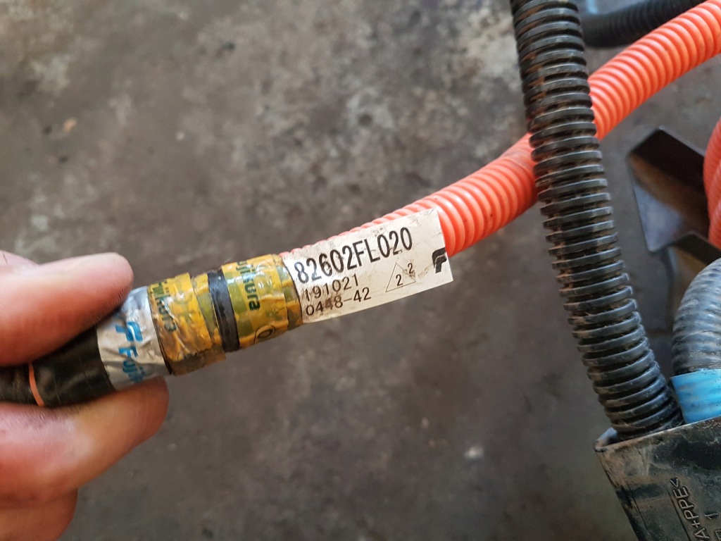 фото №3, Subaru xv lift шланг wysokiego напруги 82602fl020