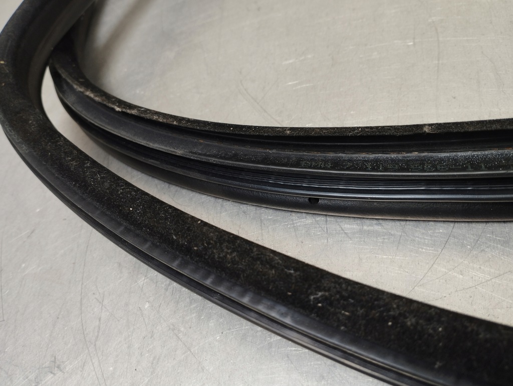 фото №7, Bmw e91 прокладка дверь правый задняя 7119966