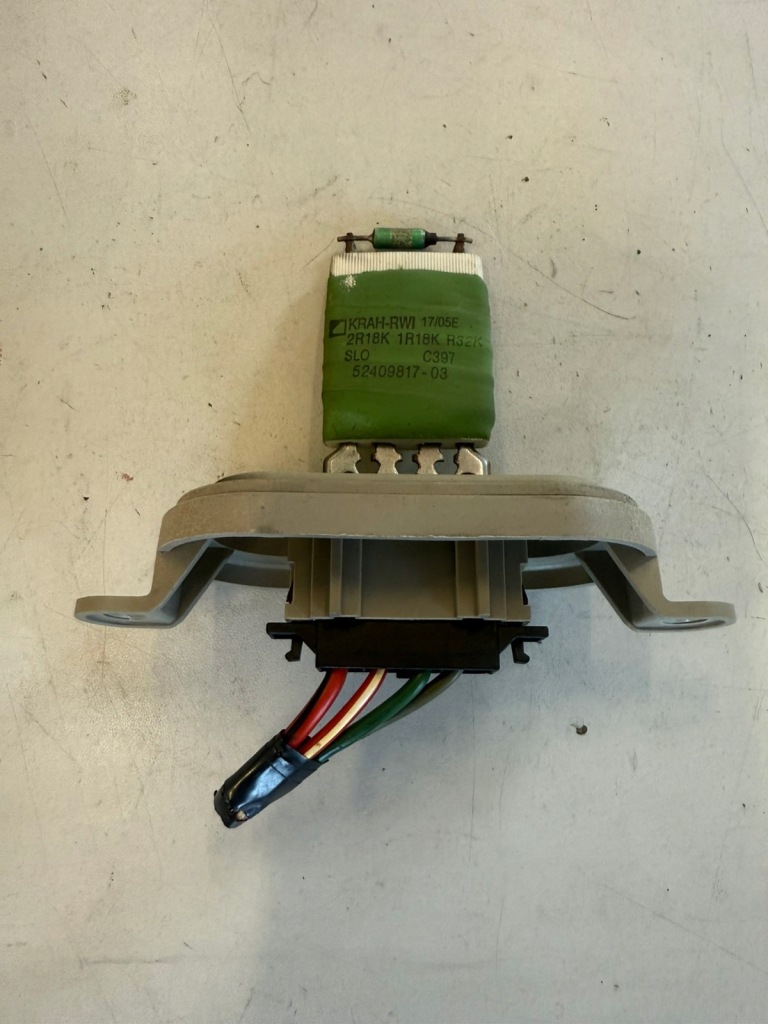 Купити Резистор обдув alfa romeo 159 52409817