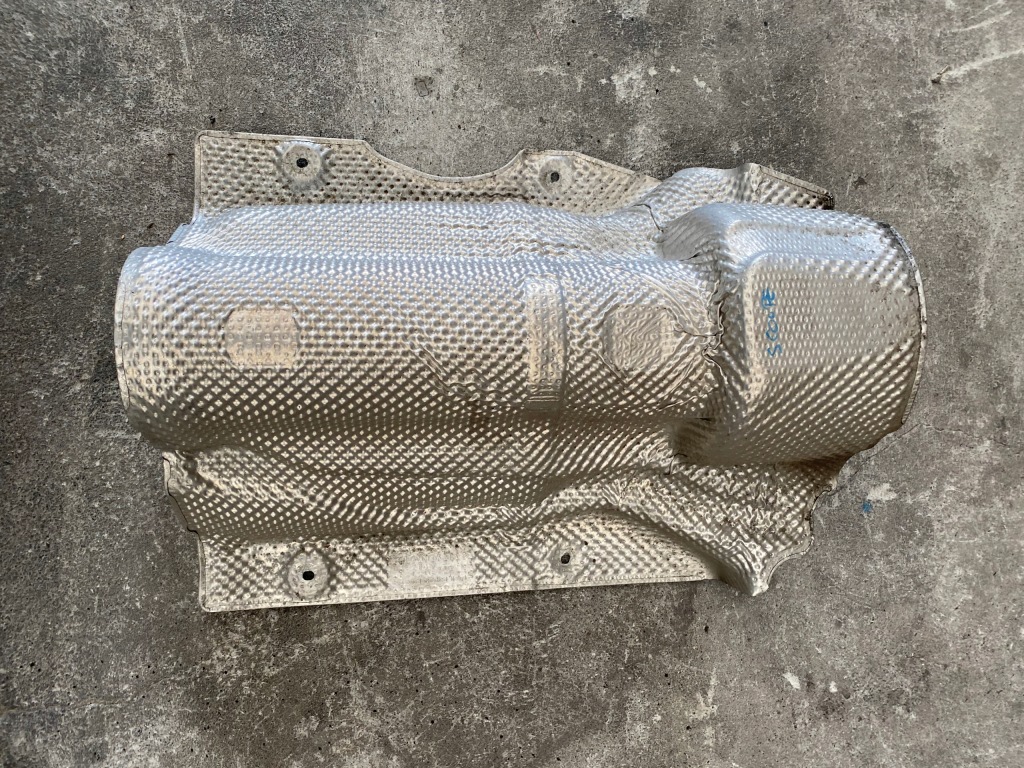 фото №1, Mercedes w217 защита тепловая a2044710787