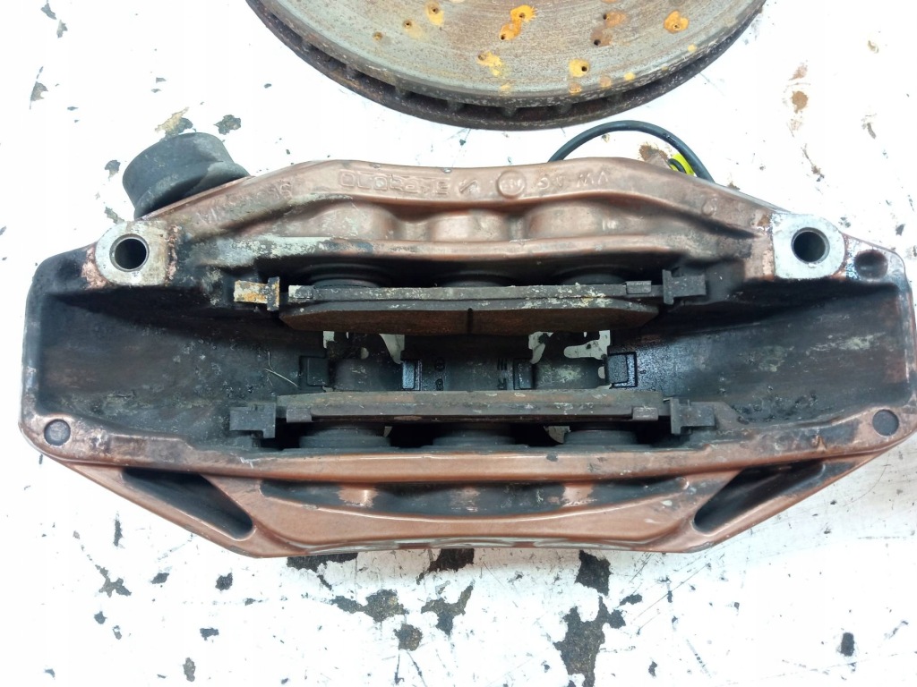 фото №10, Суппорт тормозной левый правый перед akebono 374mm тормозные диски cupra ateca i