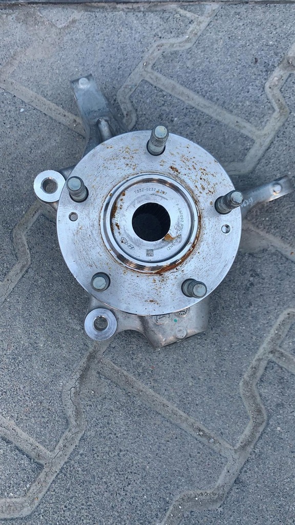 фото №1, Hyundai ioniq 2018- поворотний кулак ступиця ліва перед