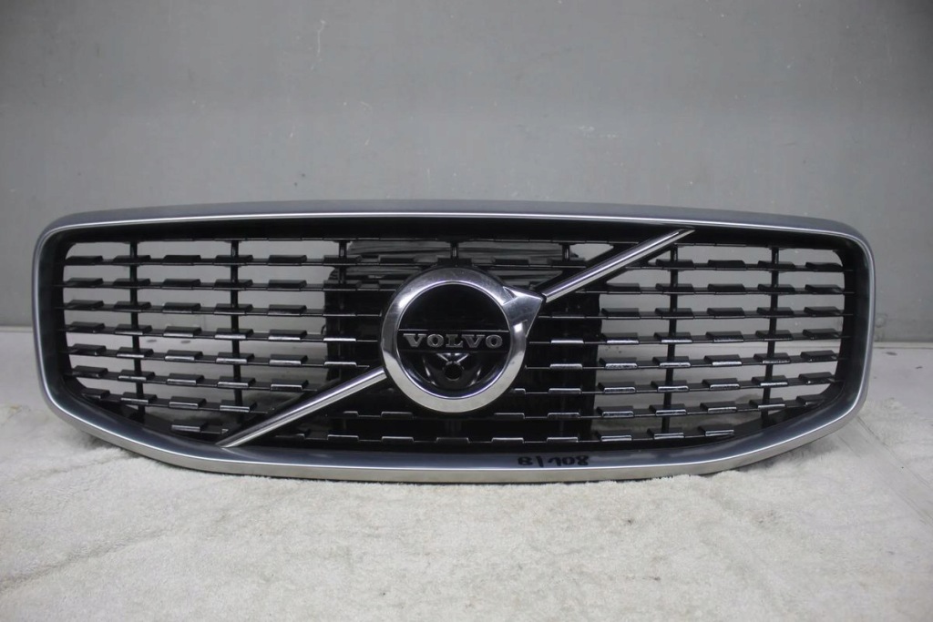фото №1, Решётка радиатора volvo xc60 ii 2 r-design 31457464