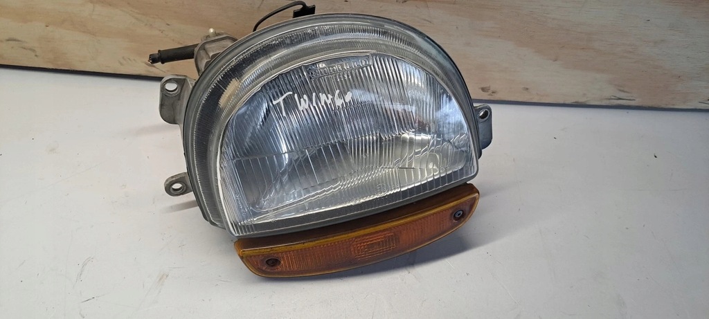 фото №1, Лампа перед права renault twingo 7700820020