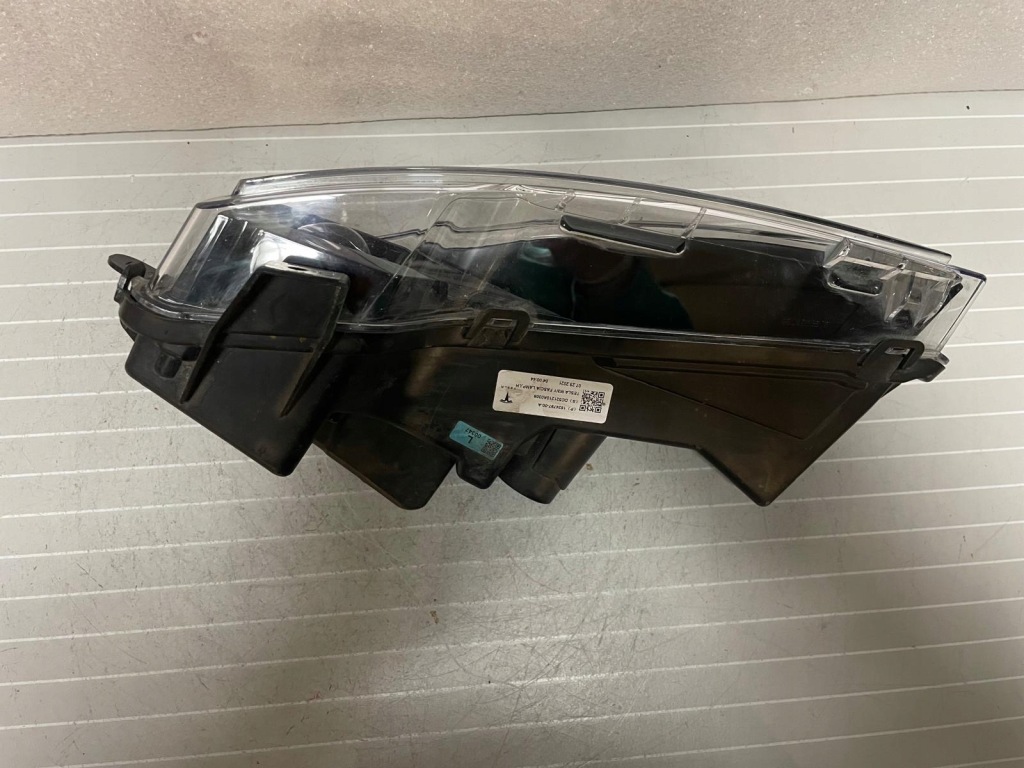 Протитуманна фара лівий led drl tesla y model 3 3 1624797-00-a Зі Шроту