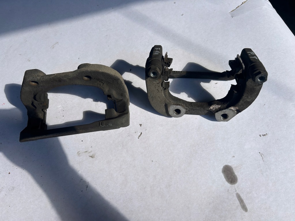 фото №1, Bmw f10 скоба супорт гальма задня