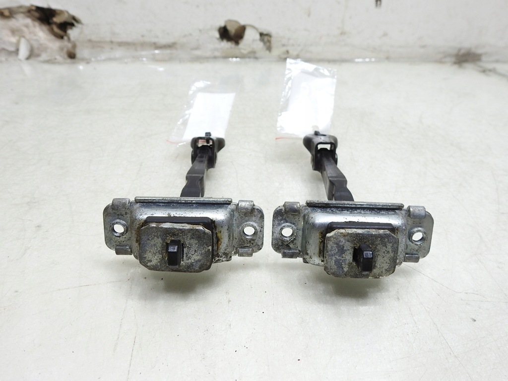 фото №6, Ограничитель дверь перед hyundai i30 i