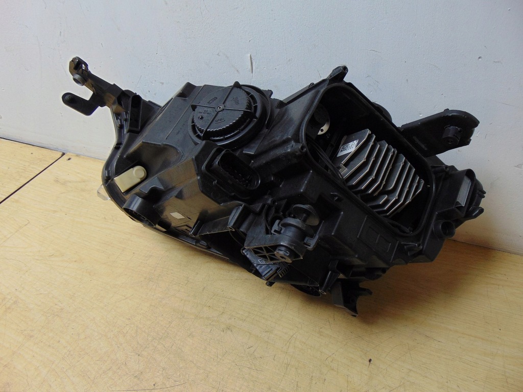 фото №11, Лампа правая перед full led vw t-roc europa