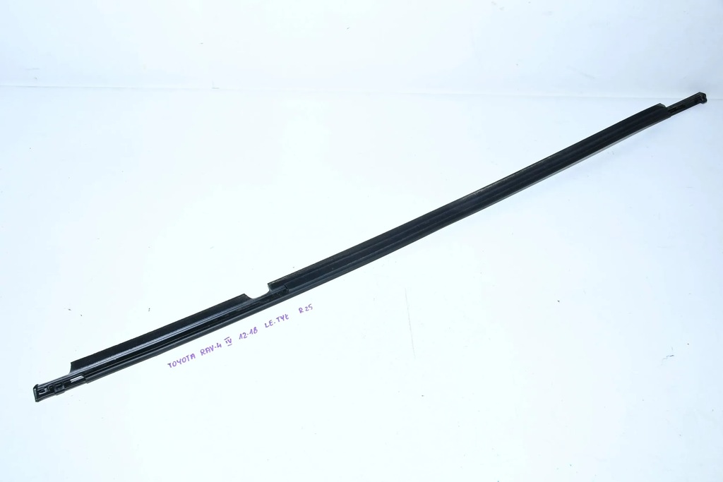 фото №1, Молдинг уплотнитель дверь левый задняя toyota rav4 2013-18