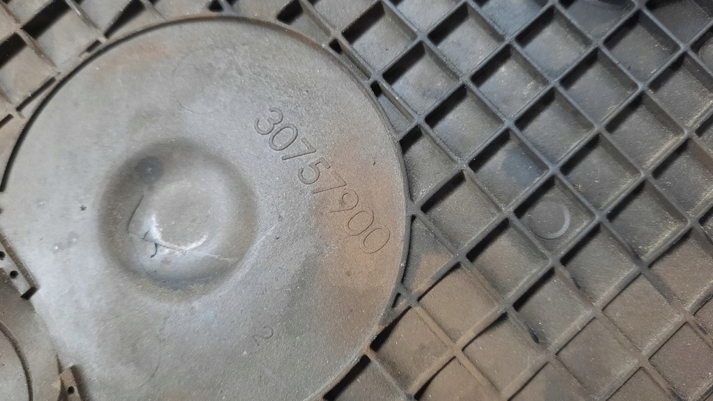 фото №10, Корпус розподільного валу 30757900 volvo 2.4 d5 d5244t