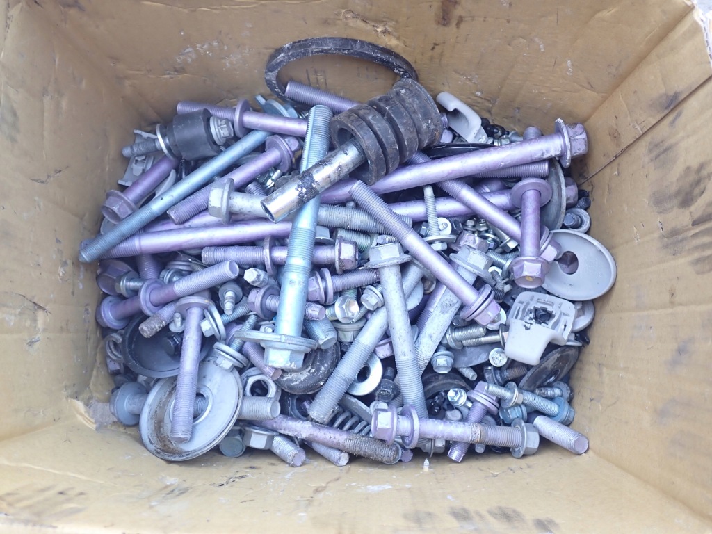 Купити Болти гайки прокладки toyota tundra 2022-