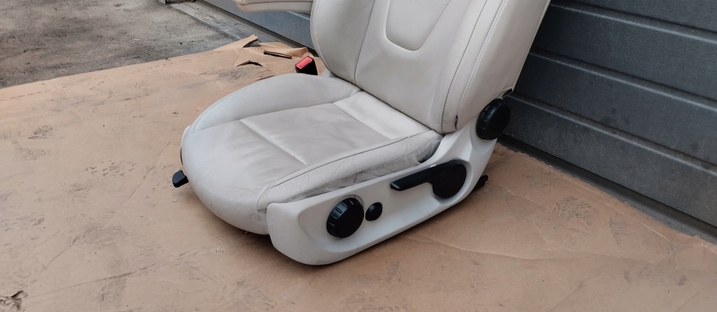 Сидіння лівий перед водія mercedes v-klasa w447 шкіра кремовий eu в Україні