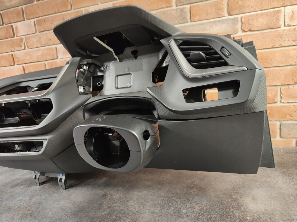 фото №11, Bmw f40 f44 приборная панель приборная консоль niebieska nić head up hud uk rhd