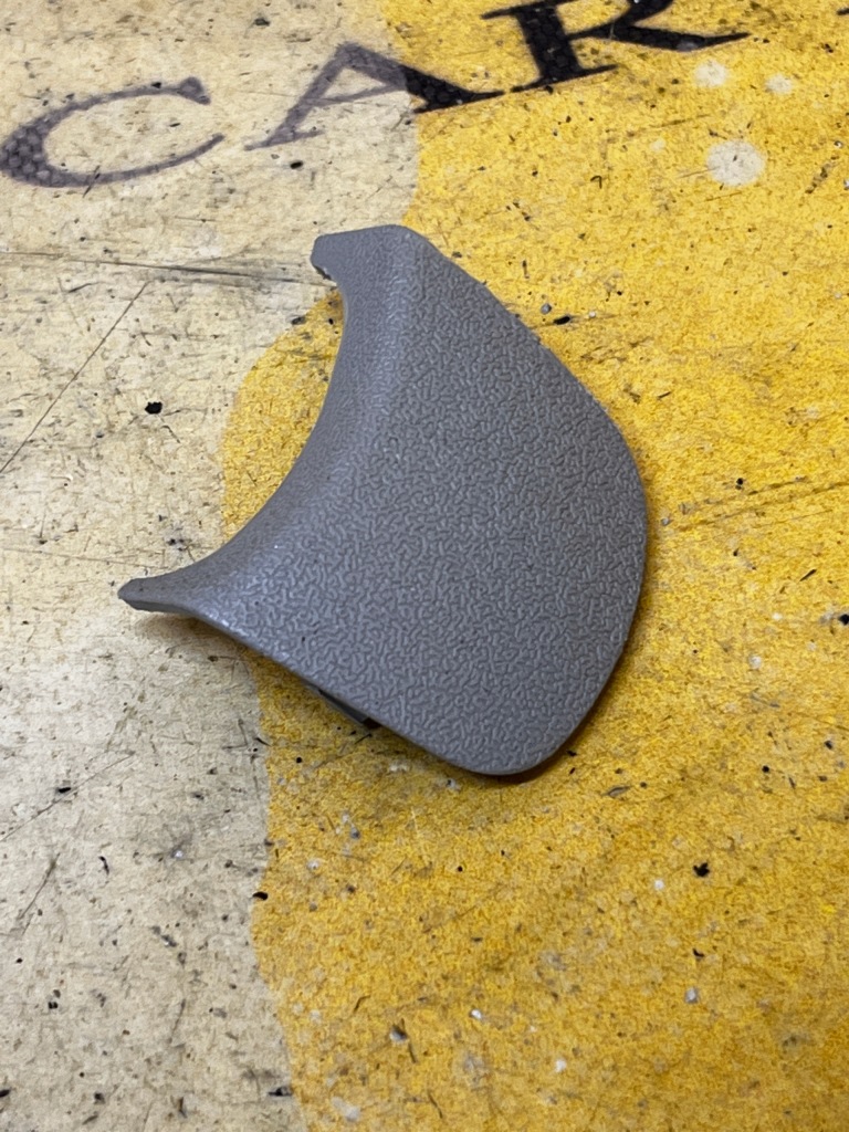 фото №1, Заглушка ручки стойка a перед правого toyota hilux viii 8