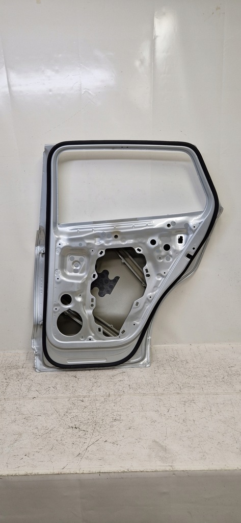 фото №7, Skoda enyaq дверь задняя задние правое 2020-2023r