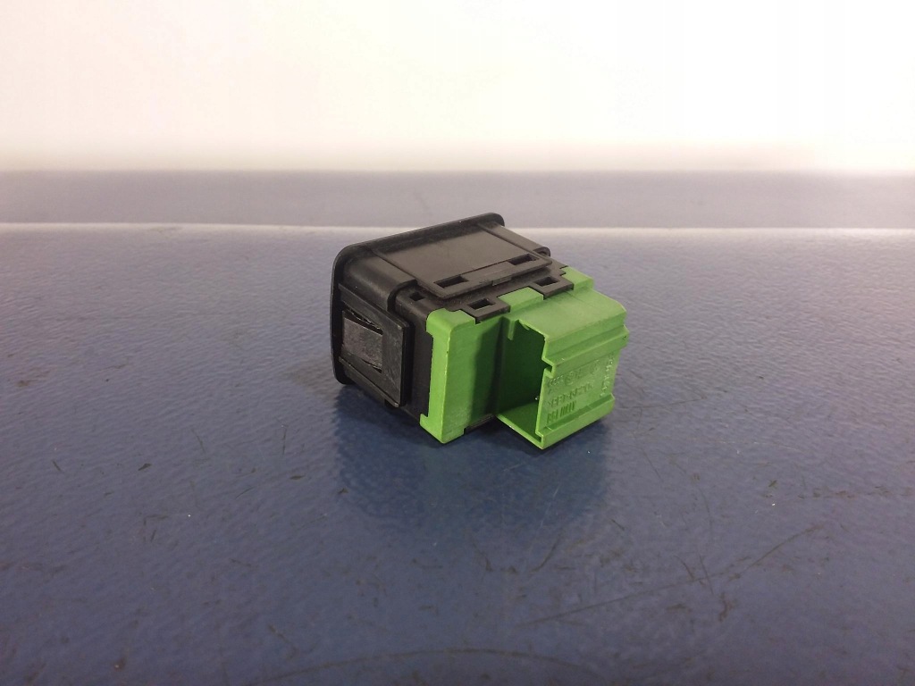 фото №2, Audi a8 d4 переключатель сигнализация 4g0962109