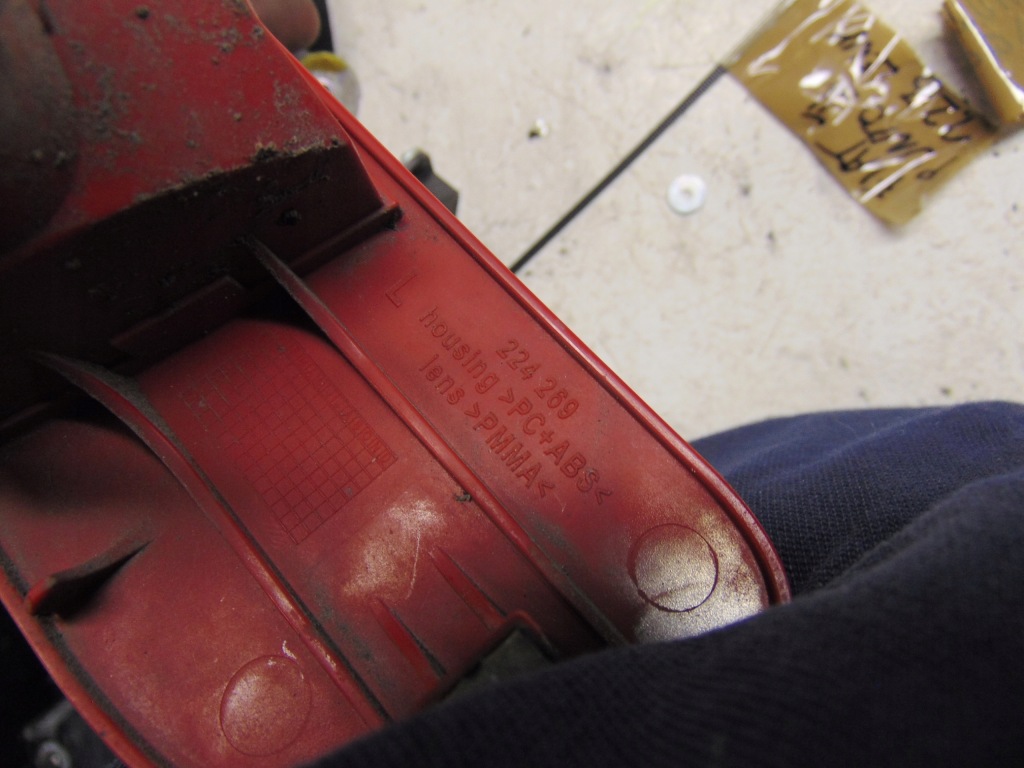 Лампа w бампер протитуманна лівий задній задня chrysler 300c kombi європа Ціна