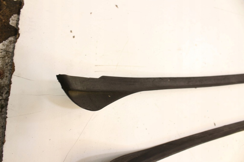 фото №4, Права молдинг скло лобове 1t0854328c vw touran i