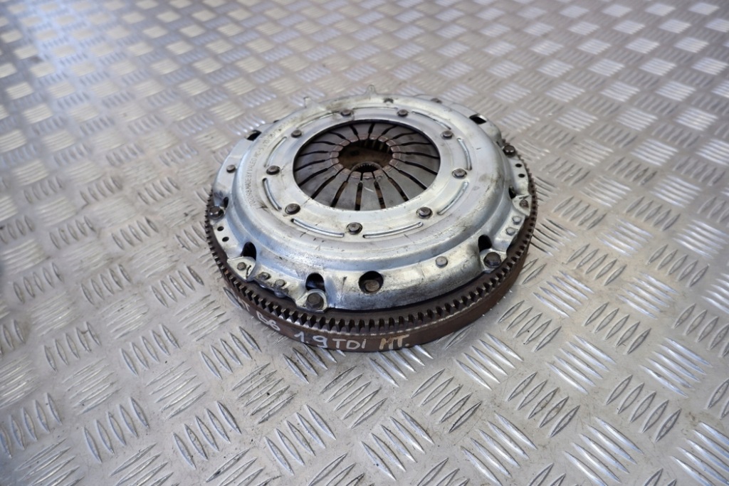 фото №9, Комплект сцепления vw passat b6 3c2 702098 1.9l дизель 77kw 2008