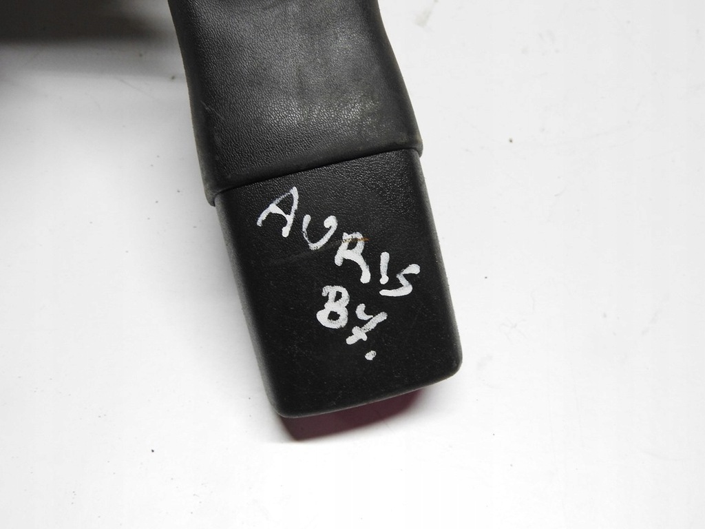 фото №8, Toyota auris i клипса поперечина задняя