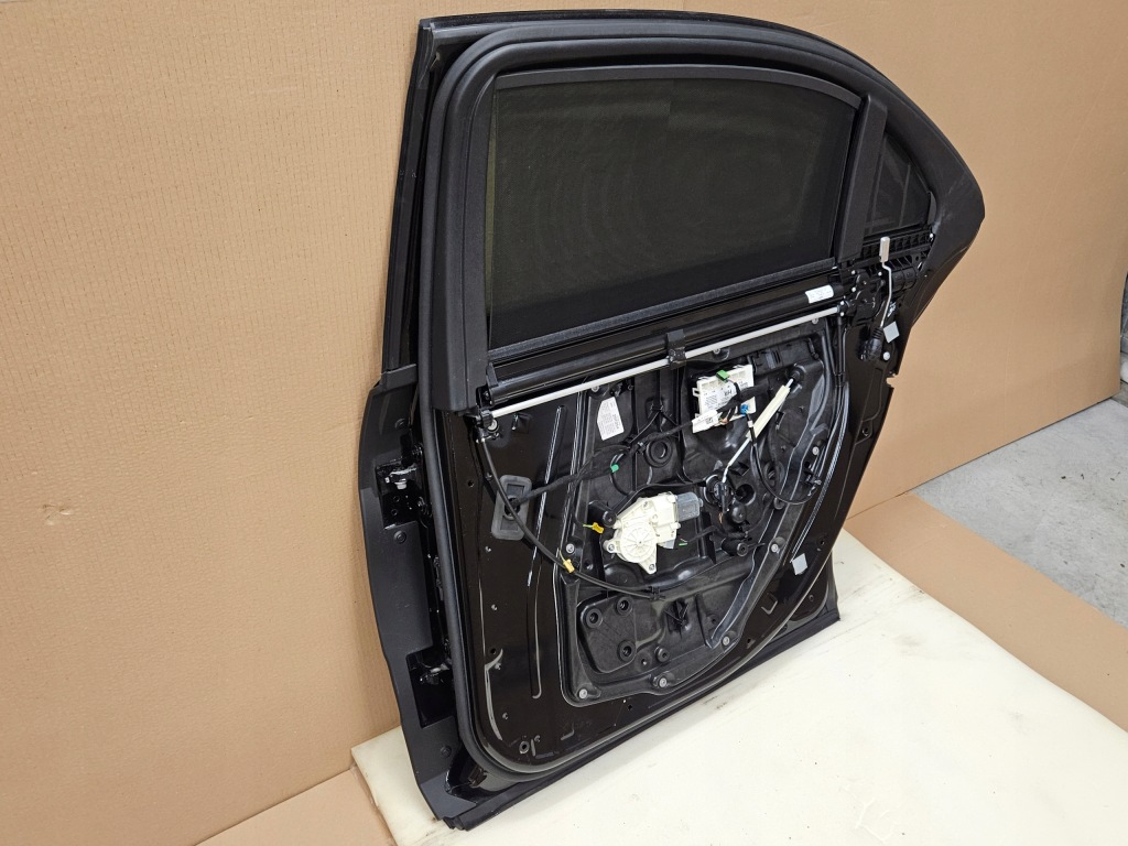 Дверь правый задняя mercedes s klasa w222 long 197 obsidianblack полный !!! Оригинал